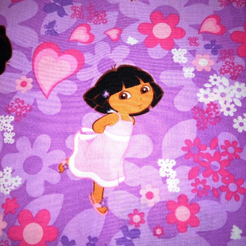FABRIC Dora The Explorer, Dora Hearts and Flowers CP33342 licensed 2009